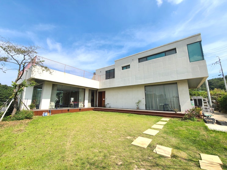  세종시 탁트인 뷰와 세련된 인테리어의 카페 '아크 커피(ARC COFFEE)'