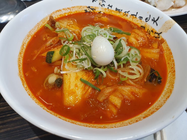  홍대 24시 짬뽕맛집 '짬뽕지존' 해장에 딱!
