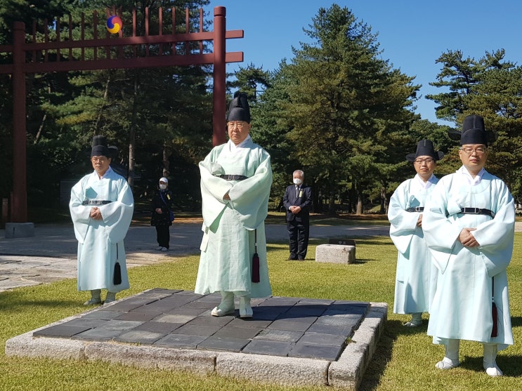  왕릉제향 제복(祭服)  참포 · 천담복