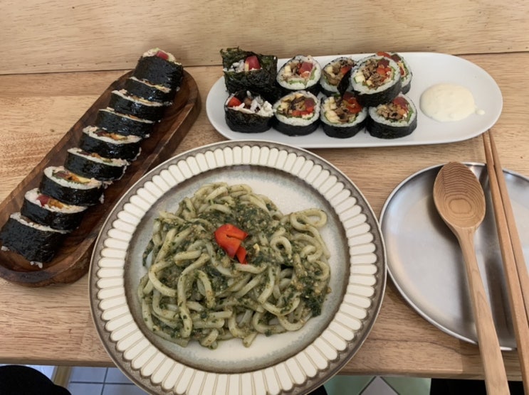  (서울/망원동) 여자친구랑 망원동에서 힙하고 맛있는 김밥 먹으러 샐러마리에서 점심을 먹었어요 (참치와사비김밥,엘더블김밥,바질냉우동)