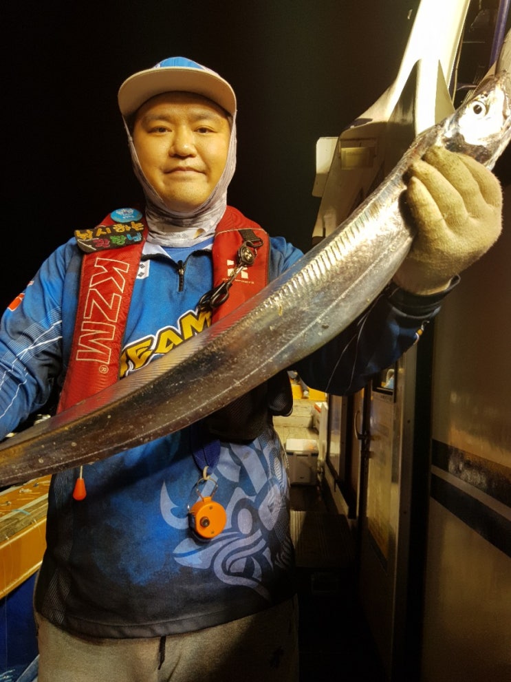  (낚시하는관장님)10월   2일 여수 국동항 대교1호 갈치 낚시