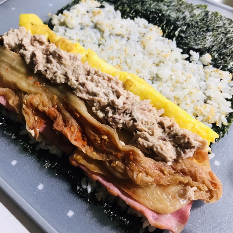 자취요리, 심심해서 만들어본 베이컨김치참치치즈김밥 레시피