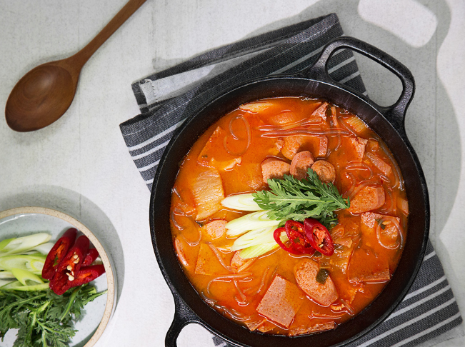  쌀쌀한 날씨 집에서 밀키트 부대찌개로 맛있게 드세요