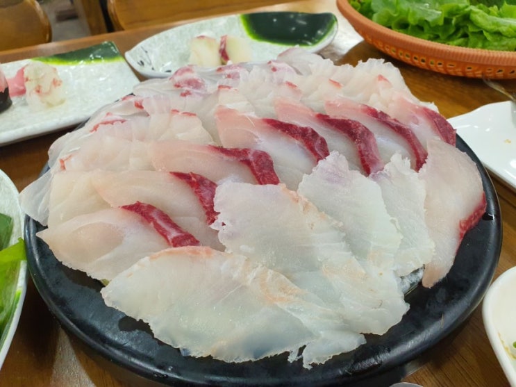  [제주 동문시장 횟집] 모듬회 1인, 2만원!_동해수산회센터(제주여행맛집추천)