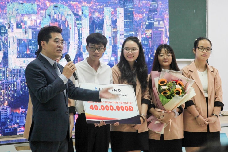  한국 에스엠시노 기술투자, "베트남 바이오 산업 발전에 '밀알' 되겠다"...호찌민 의약학대학 바이오 경진대회 후원