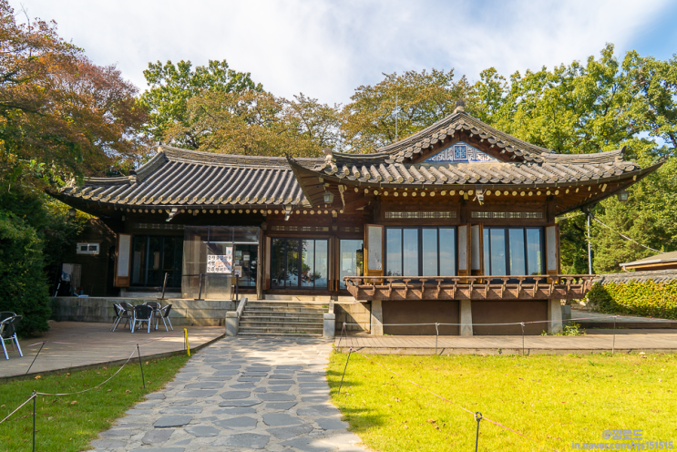 서울근교 구리 야외카페 한옥과 한강이 공존하는 모던기와커피