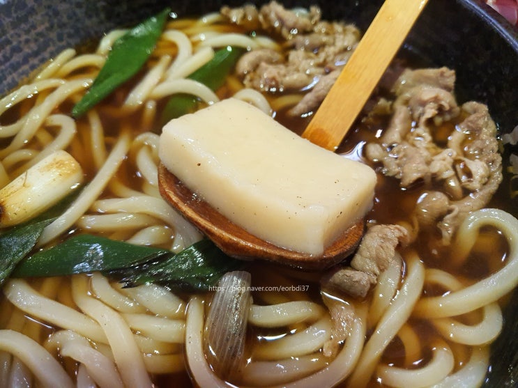  (겐로쿠우동) 모찌토핑을 얹은 니꾸우동 두곱빼기, +면사리 무료 건대 우동맛집