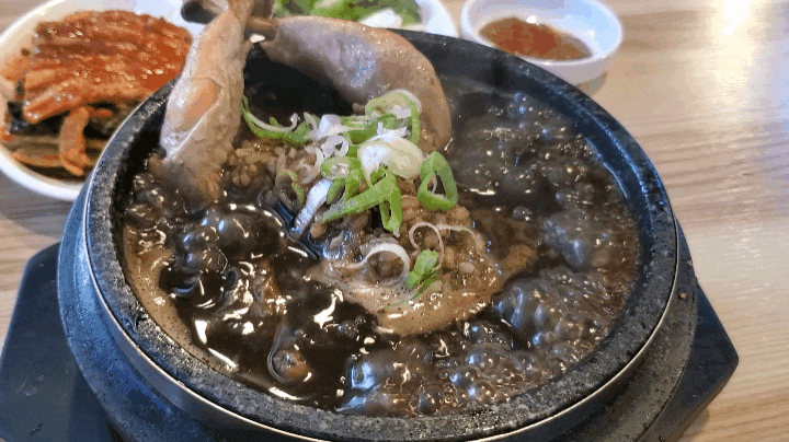 오산삼계탕: 돌솥에 빠진 닭: 누룽지, 옻삼계탕으로 건강챙기기: 오산 궐동맛집 오산삼계탕: 돌솥에 빠진 닭: 누룽지, 옻삼계탕으로 건강챙기기: 오산 궐동맛집