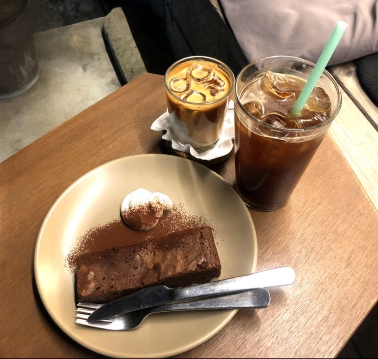  성내동 감성 카페 : 채스우드 커피 (디저트맛집)
