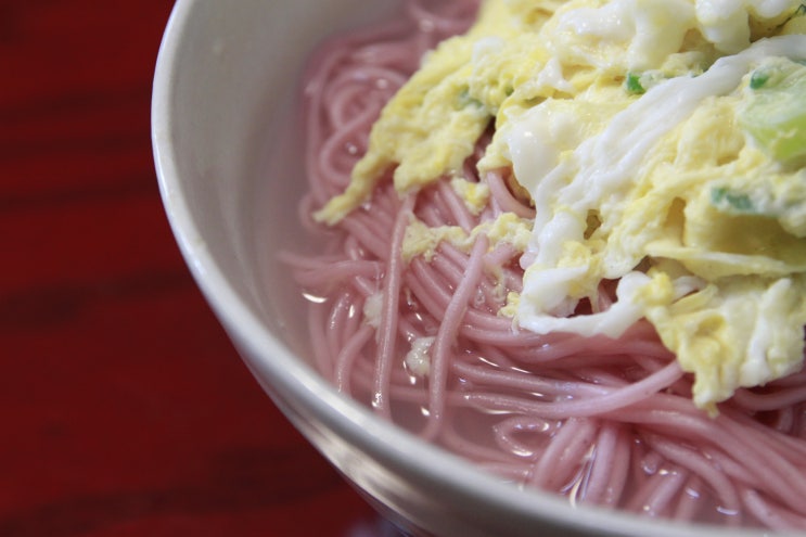  인천 남부종합시장 신포국수에서 사온 백년초 국수 맛보기
