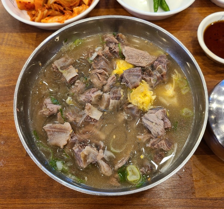  고집센그집갈비탕에서 왕갈비탕 든든하게 먹고 기운 팍팍! ( 온천장 )