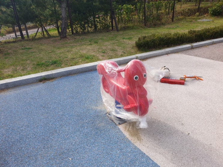  하남망월초등학교 흔들놀이 교체 작업