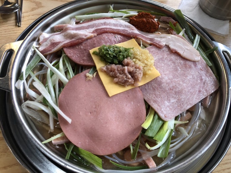  [블로그씨]가을 별미 음식은 뜨끈한 국물의 부대찌개