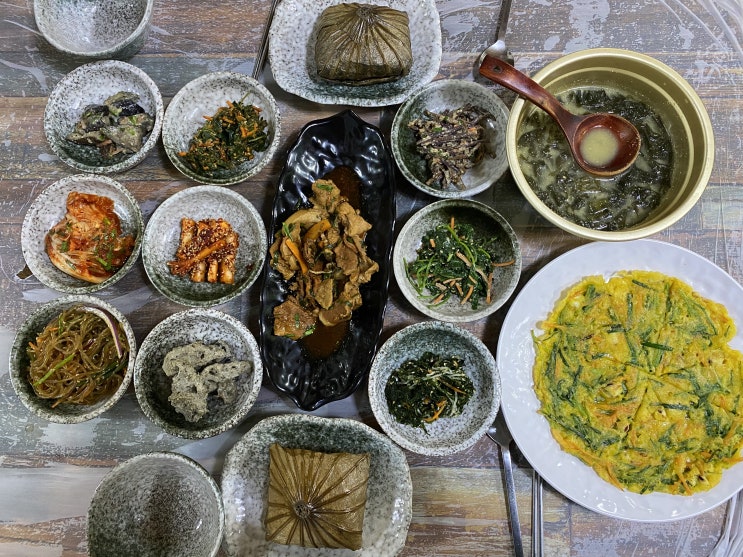 태안 현지인 맛집 산장가든 한식이 최고야 연잎밥정식 단돈 만원 가성비갑 태안 현지인 맛집 산장가든 한식이 최고야 연잎밥정식 단돈 만원 가성비갑