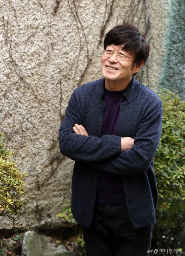 김창완 히트곡 내고 싶다는 어리석음 깨닫고 내자리 다시찾아_ ‘노인의 벤치 김창완 히트곡 내고 싶다는 어리석음 깨닫고 내자리 다시찾아_ ‘노인의 벤치