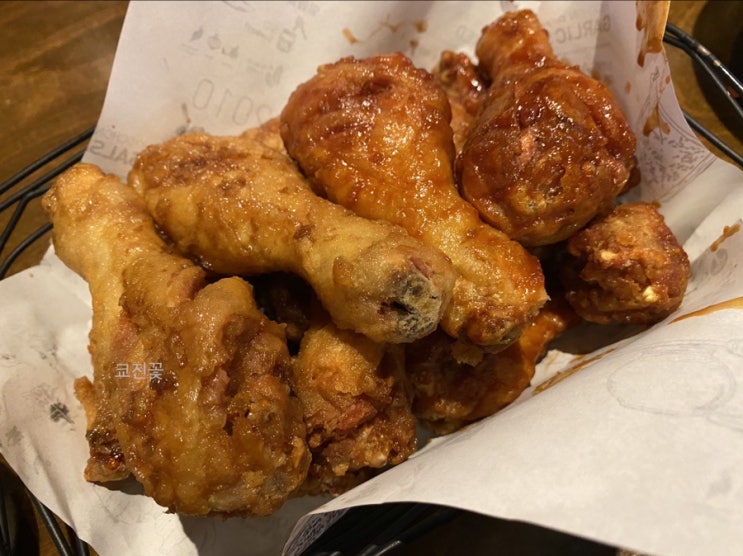  [부천상동치킨] 교촌치킨 송내로데오점 홀에서 치맥(반반콤보/교촌고르곤치즈볼/생맥주)