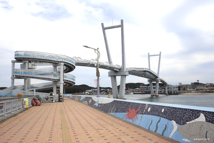  안면도 백사장항 수산시장 ~ 꽃게다리 ~ 드르니항