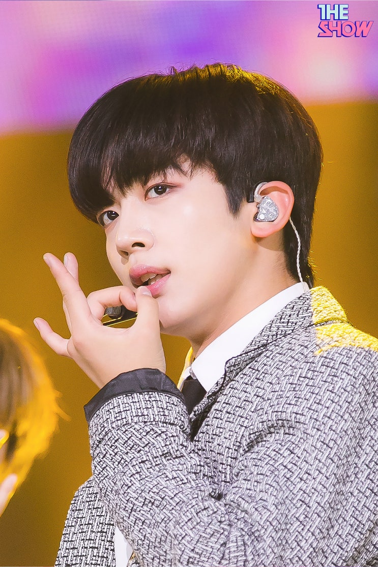 위아이) 데뷔하자마자 슈스 대열에 당당하게 합류한 슈퍼루키! 신인답지 않은 패기와 실력으로 무대를 장악하는 (WEi) 위아이) 데뷔하자마자 슈스 대열에 당당하게 합류한 슈퍼루키! 신인답지 않은 패기와 실력으로 무대를 장악하는 (WEi)