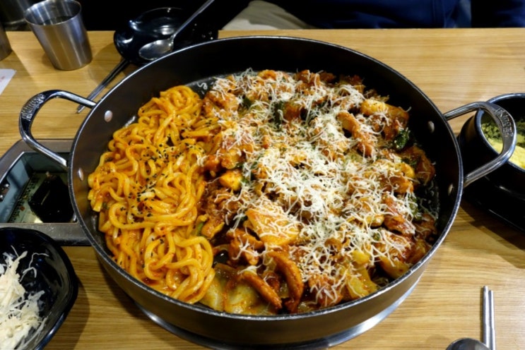  서면 치즈닭갈비 푸짐한 양 가성비 좋은 서면 밥집 헬로팬