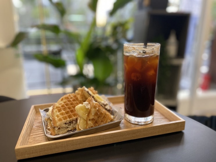  암사 조용한 카페 드립앤드랩(Dribs n Drabs), 바나나 바나나누텔라 와플