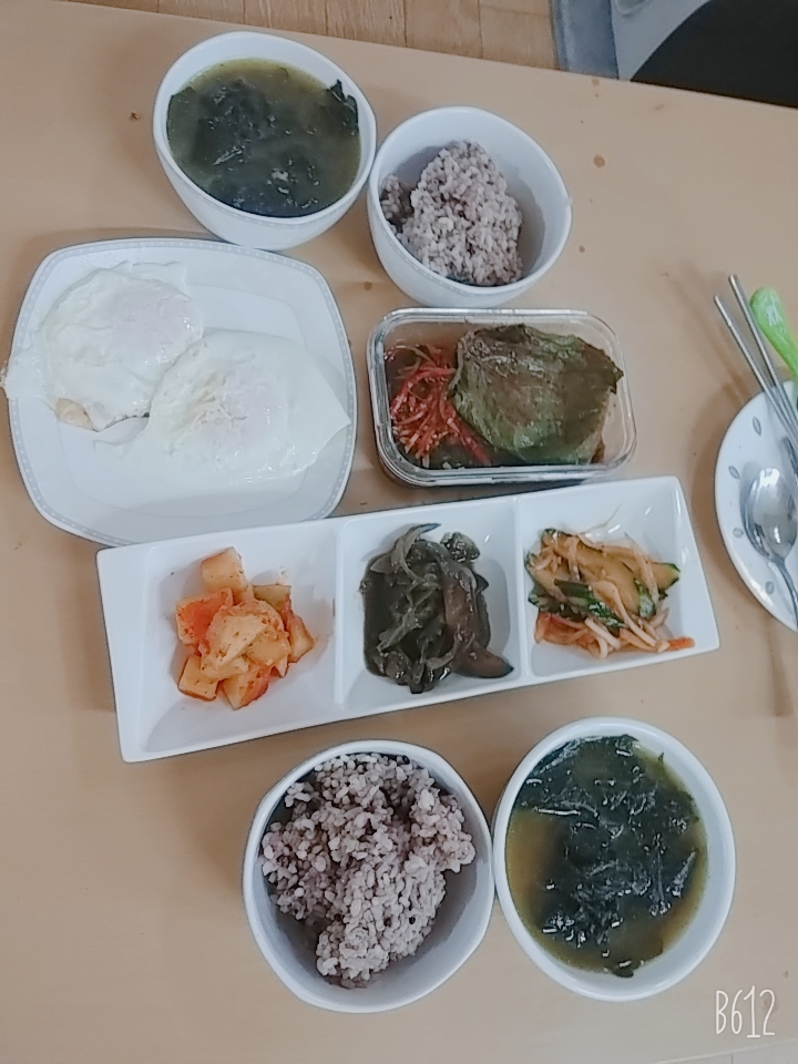  집밥 그리워요~ 킹크랩 세일했어요...
