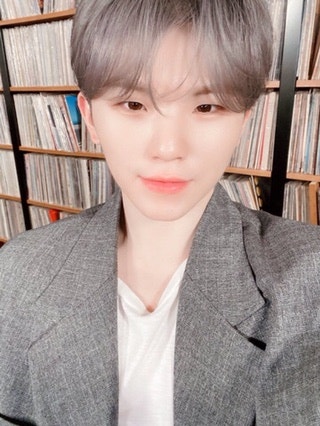 SEVENTEEN ウジ公式Twitter写真 携帯壁紙