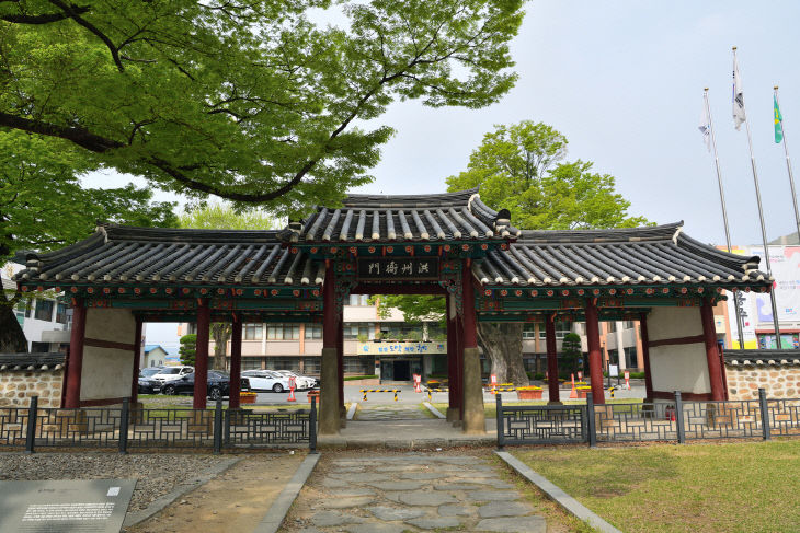  홍성군 노인복지 사각지대 없앤다...고령화 대비 맞춤형 노인복지정책 추진