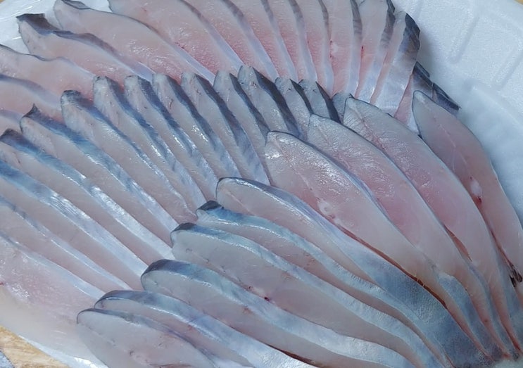  지금 먹으면 정말 맛있는 병어회