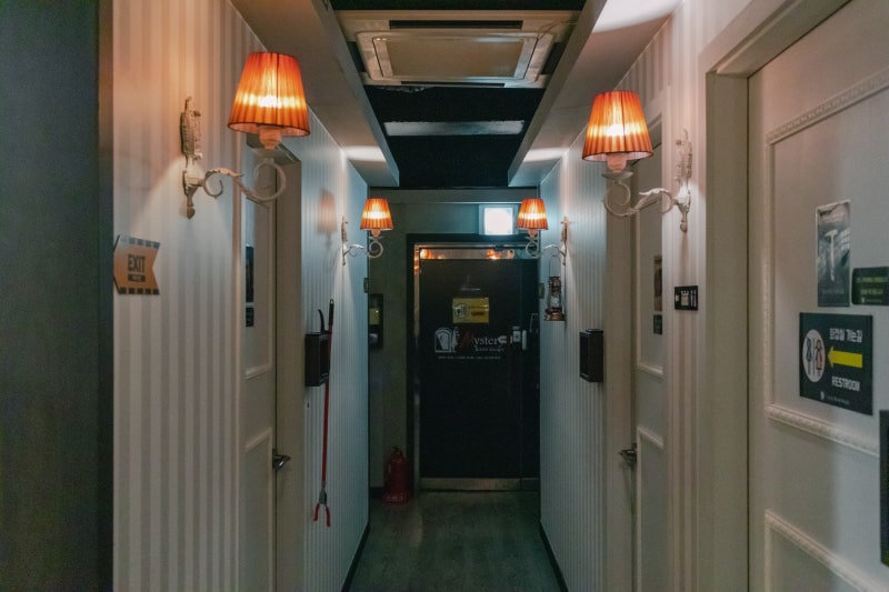 홍대방탈출카페 더북 소설책 속의 남자 탈출 성공!! (코로나 안전매장) : 네이버 블로그 홍대방탈출카페 더북 소설책 속의 남자 탈출 성공!! (코로나 안전매장) : 네이버 블로그