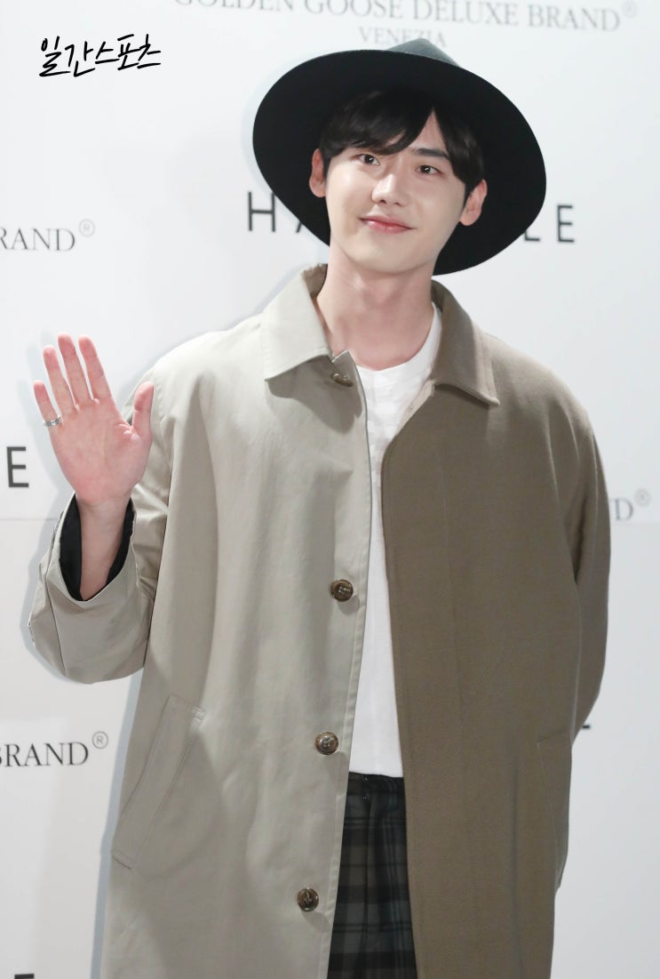 골든구스 디럭스 브랜드 런칭 15주년 파티에 참석한 <b>이종석</b>