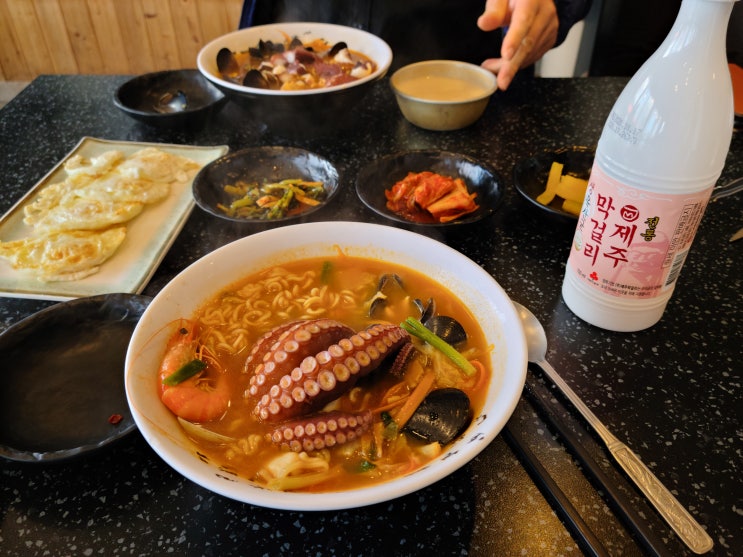 함덕맛집 함덕쉼팡 맛있는제주만들기 17호 문어해물라면 함덕맛집 함덕쉼팡 맛있는제주만들기 17호 문어해물라면