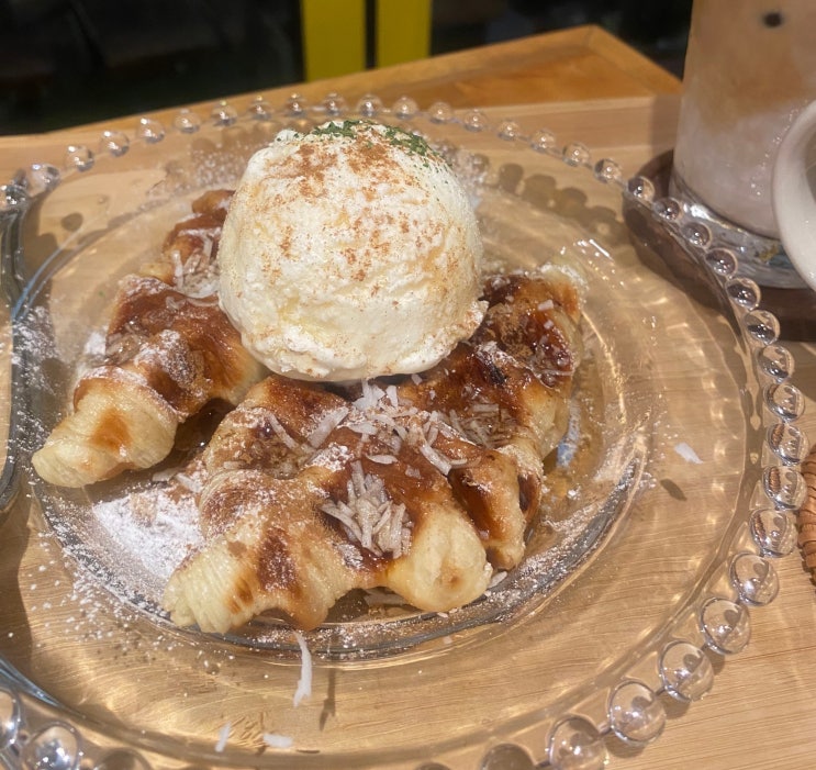별내맛집 카페 보엘라 ( Boela ) 겉바속촉 크로플. 연유라떼 강추 별내맛집 카페 보엘라 ( Boela ) 겉바속촉 크로플. 연유라떼 강추