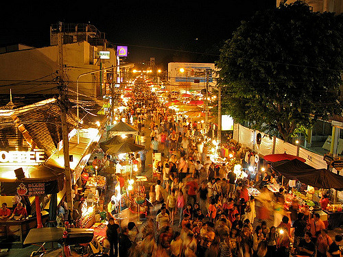  치앙마이 우아라이 워킹스트리트 (Wualai Walking Street) : 토요일 야시장