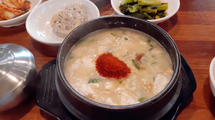 오늘의 런치는 비지찌개가 맛있는 무교동 두부요리전문, '맷돌로만'에서 황태 백순두부 먹었습니다. 오늘의 런치는 비지찌개가 맛있는 무교동 두부요리전문, '맷돌로만'에서 황태 백순두부 먹었습니다.