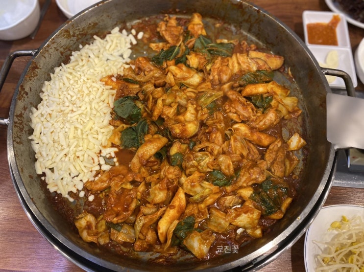  [부천닭갈비] 춘천정통닭갈비 부천중동점 신중동맛집 연인갈비쌈코스 + 치즈사리 + 볶음밥 / 막걸리 공짜