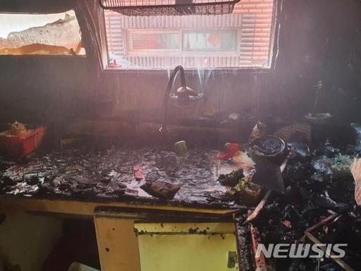 인천 라면형제 동생사망에 돌봄 공백의 비극_라면 형제' 중 동생이 21일 끝내 숨진 인천 라면형제 동생사망에 돌봄 공백의 비극_라면 형제' 중 동생이 21일 끝내 숨진