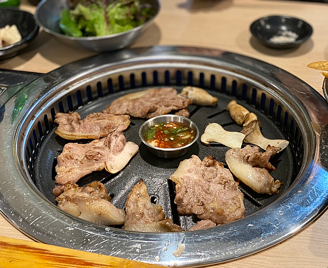  소사벌 고깃집 평택꼬들목살 다양한 반찬과 질 좋은 고깃집:)