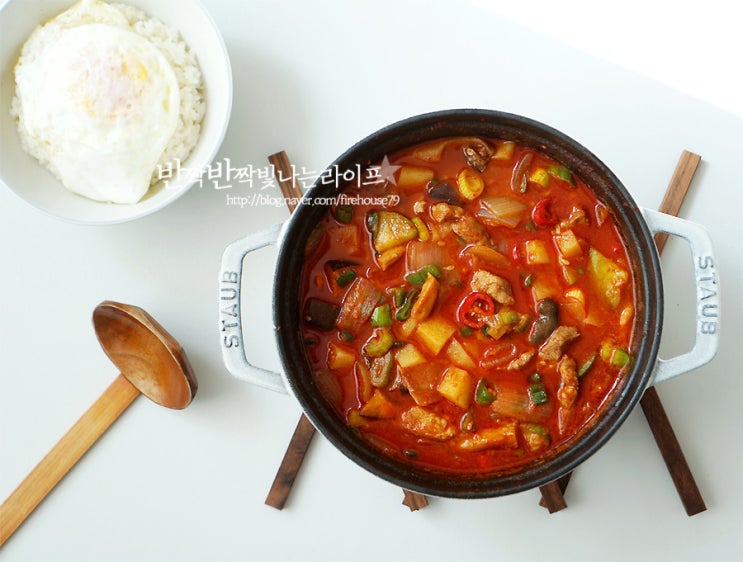  돼지고기 애호박 고추장찌개 밥한공기 뚝딱이에요