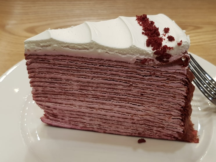  케이크 맛집 기흥역 빌리엔젤! 레드벨벳 크레이프와 딸기 요거트 스무디 리뷰~