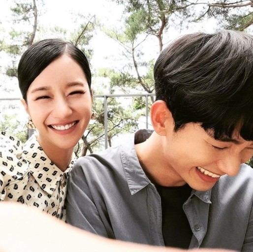  서예지 영화제 드레스 허리 인스타 주지훈 김수현 원피스 아는형님