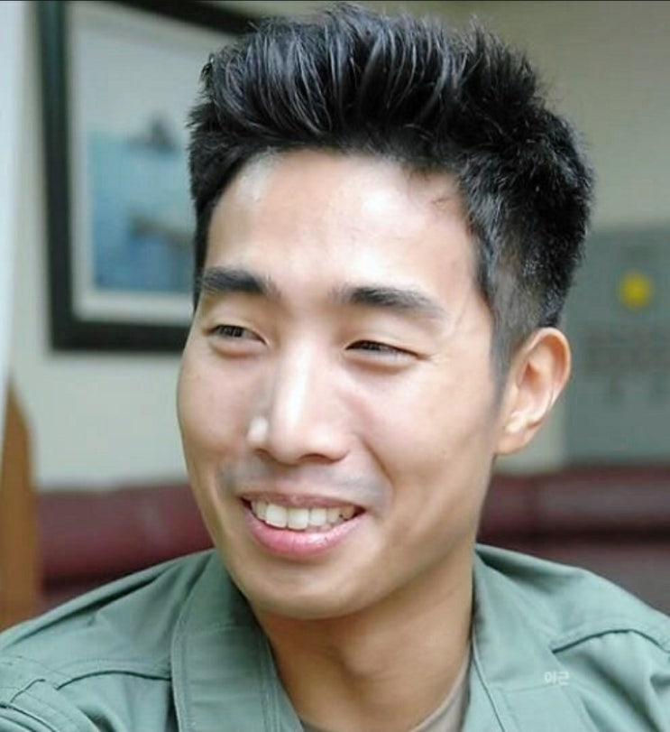  이근 대위 성형전 아내 UN이력