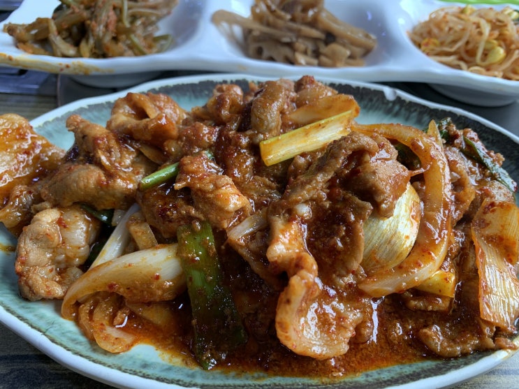  제육볶음 심각하게 맛있당!!