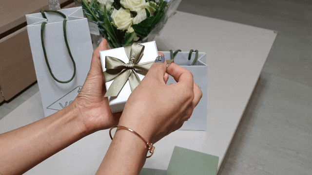  4주년 선물) Van cleef & Arpels 서프라이즈  구매 꿀팁 + 언박싱