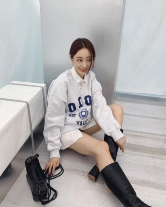 '정진운' 경리, 하의실종 명품 각선미..섹시美 철철 '정진운' 경리, 하의실종 명품 각선미..섹시美 철철