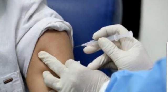 중국 "3상 시험중 백신 6만명 맞았지만 심각한 부작용 없어" ,인니 백신접종에 의사협회는 서두르지 말아야