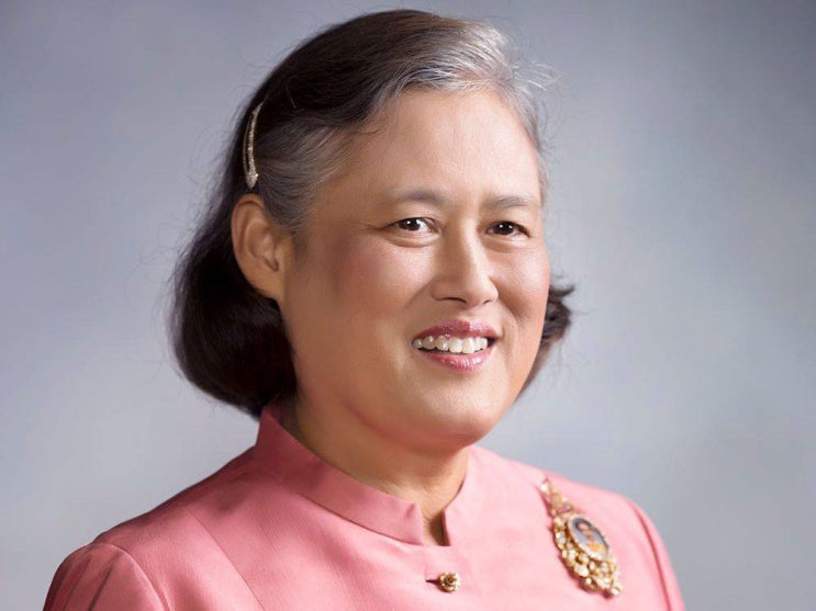  방콕 쇼핑: 태국 왕실 공주가 만든 의류 브랜드 "푸파"(Phufa)