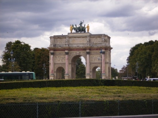 파리 여행 - 카루젤 개선문 및 루브르 궁전