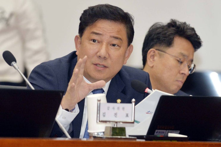  김병기 나이 국회의원 부인 아내 와이프 결혼 자녀 아들 군대 고향