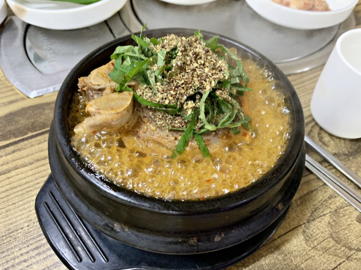  안산 사동 24시 식당 1인자 감자탕에서 뼈해장국 먹었어요