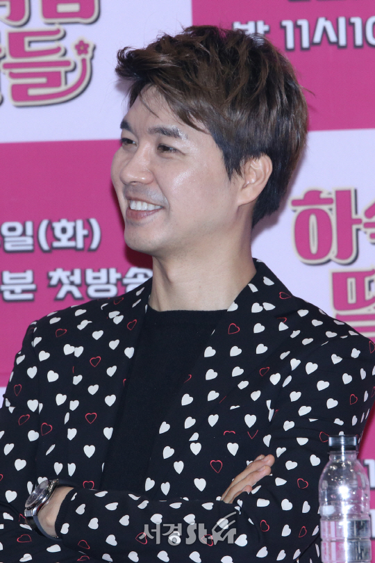  박수홍 나이 키 학력 엄마 고향 열애 결혼 가족 연애 여자친구 허우대